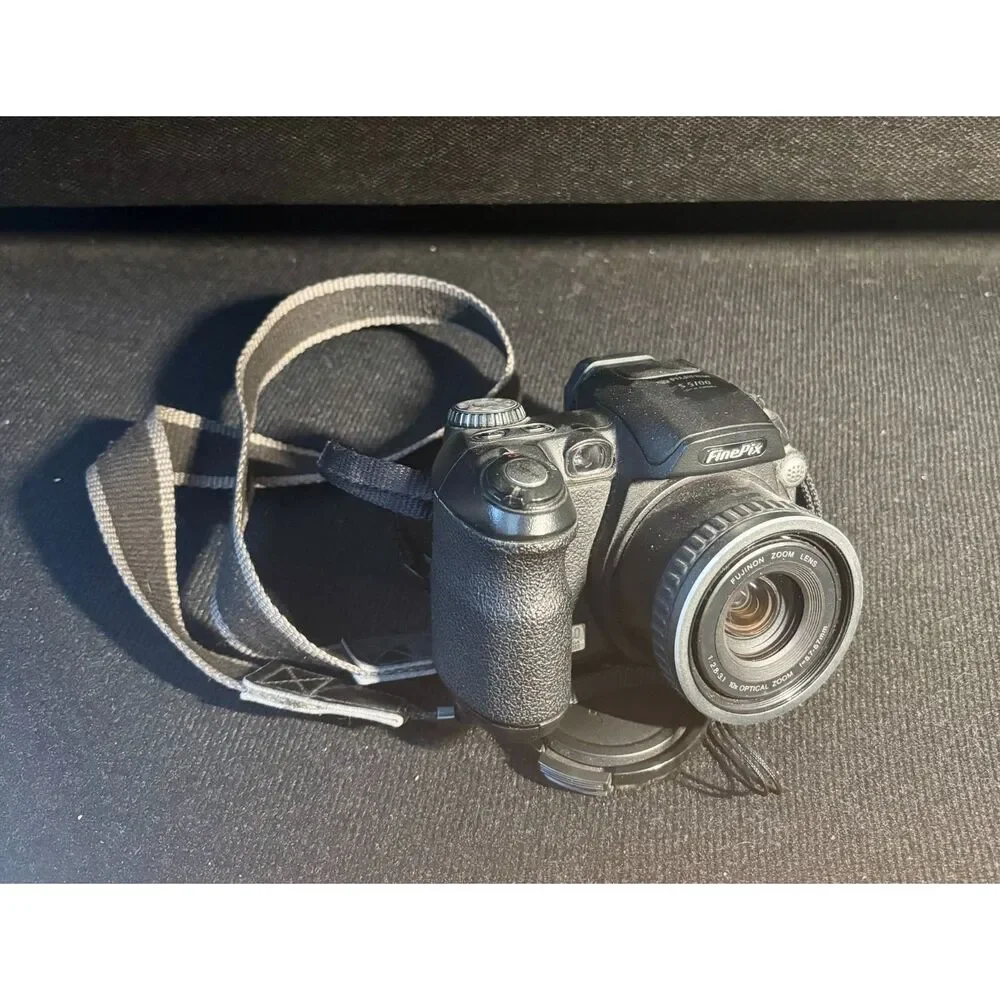 Fujifilm FinePix S5100 4MP Digital Camera For Parts Repair Broken